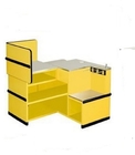 Таблица кассового аппарата наличности в кассе проверки желтого металла супермаркета курьерская с крюками